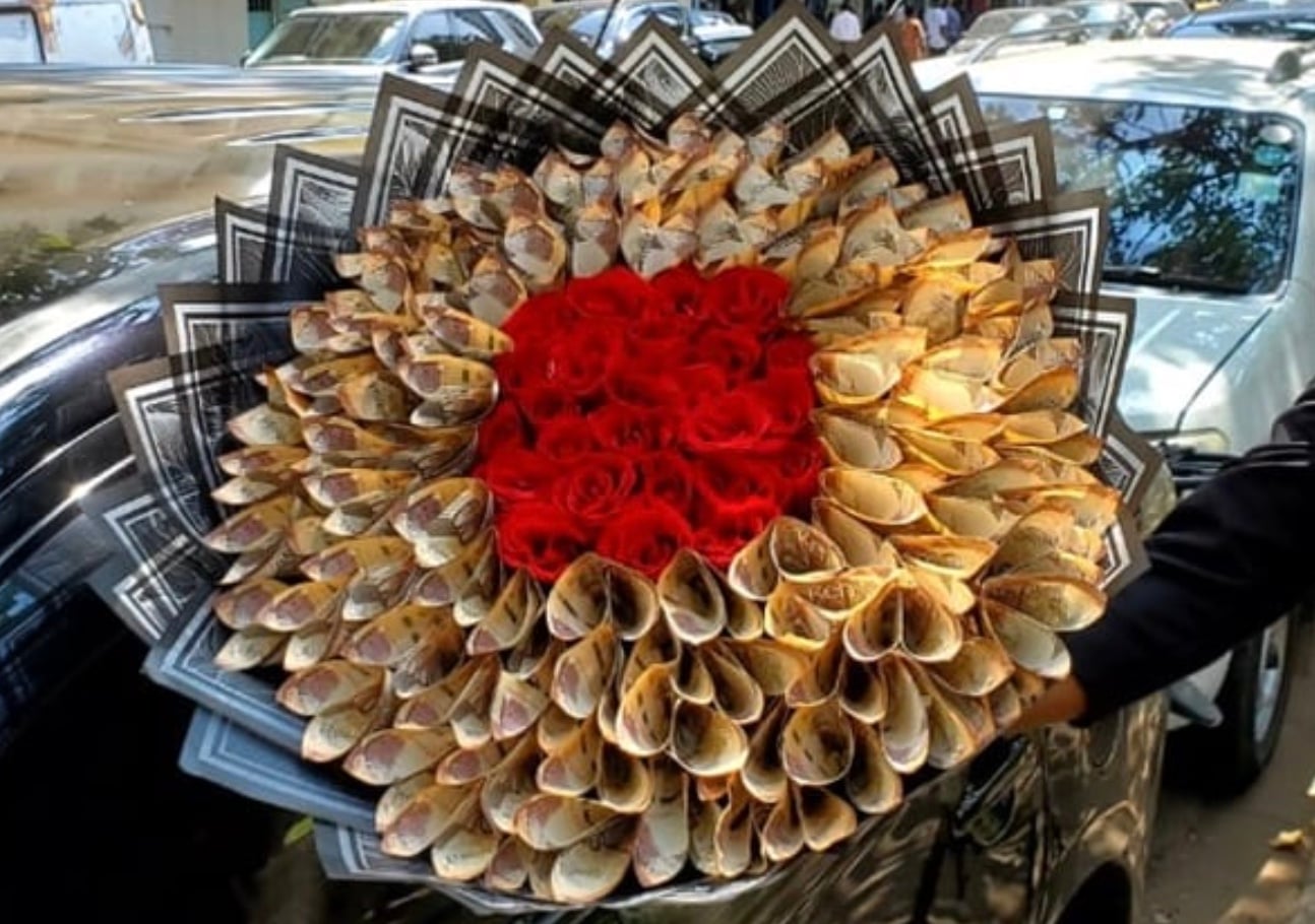 A sample of a money bouquet
